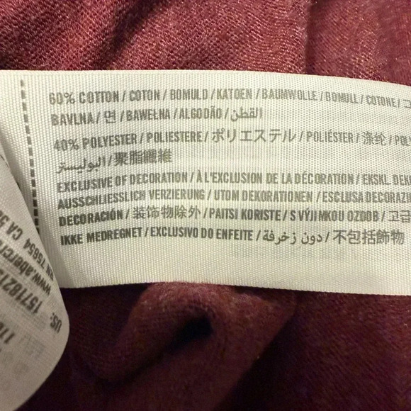 Abercrombie & Fitch Women’s long sleeve top in a wine color Embroidered logo XS - Picture 7 of 8